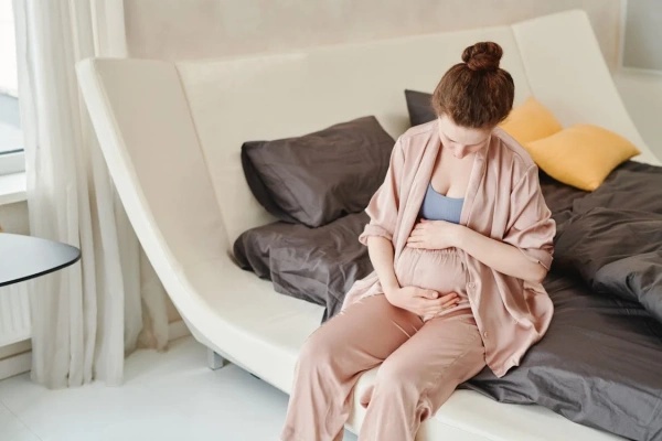 代孕妈妈的健康数据进行实时追踪和分析